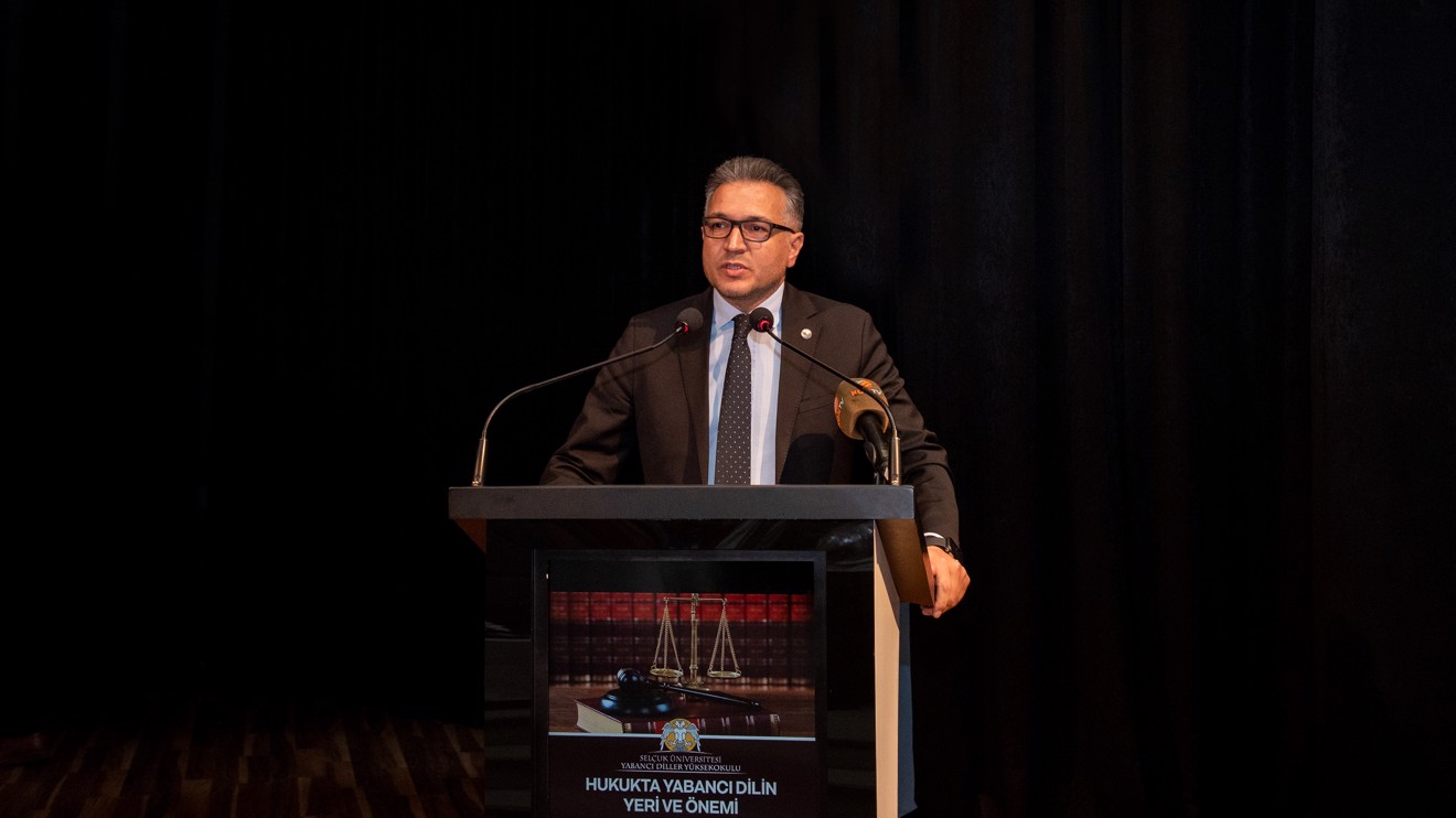 Selçuk Üniversitesinde ‘hukukta yabancı dilin yeri ve önemi’ anlatıldı